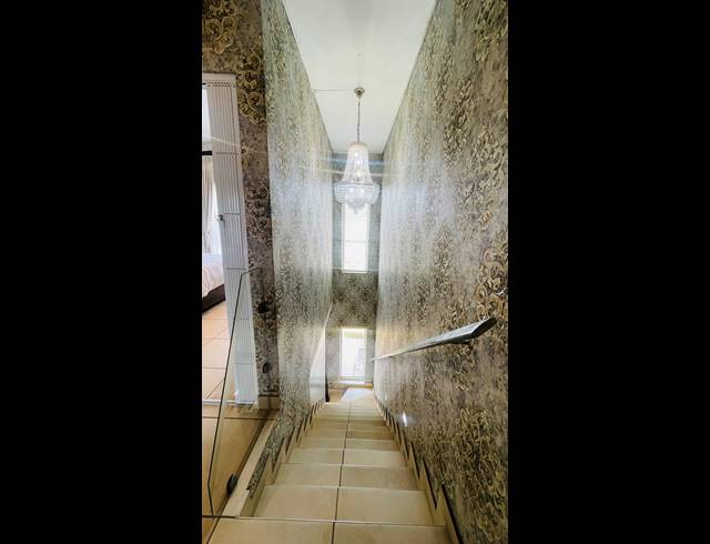 2 BEDROOM TOWNHOUSE FOR SALE IN HATFIELD